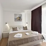 Дом отдыха Ten-bedroom In Дуче