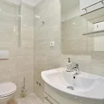 Ten-bedroom In *