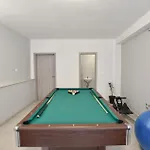 Ten-bedroom In Дуче