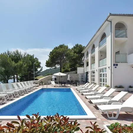 Holiday home Awesome In Duce With Kitchen Tice