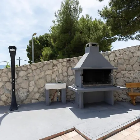 Ten-bedroom In Duce Casa de Férias *