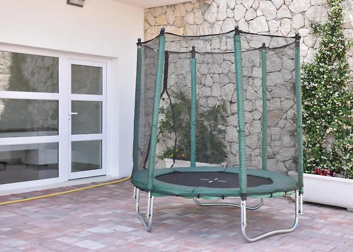 Ten-bedroom In Duce Duće