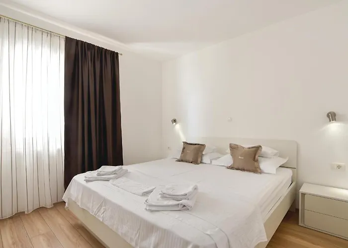 Ten-bedroom In Duce *