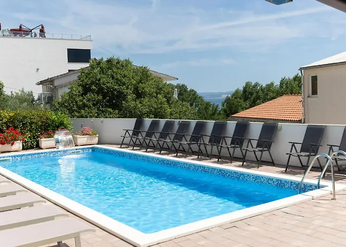 Ten-bedroom In Duce * Duće